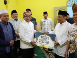 Pj. Gubernur Samsudin Silaturahmi dan Nostalgia dengan Warga di Perumahan Bataranila