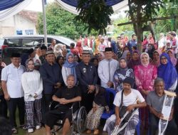 Safari Ramadan di Kota Metro, Ketua TP PKK Provinsi Lampung Purnama Wulan Sari Mirza, Serahkan Bantuan Sembako, Mesin Jahit, dan Alat Bantu Disabilitas