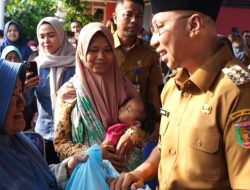 Entaskan Kemiskinan Tingkatkan Kesejahteraan Masyarakat, Gubernur Mirza Beri Bantuan Sembako, Kursi Roda dan UEP