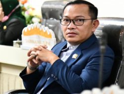 Dewan Minta Perusahaan Berpartisipasi Perbaiki Jalan