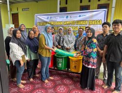 Dosen Politeknik Negeri Lampung Gelar Pelatihan Sampah Rumah Tangga ke Warga Rajabasa Jaya