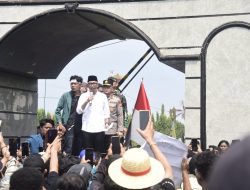 Gubernur dan Ketua DPRD Bikin Pendemo Kondusif