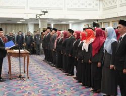 Gubernur Mirza Lantik 62 Pejabat Administrator, 34 Pejabat Fungsional