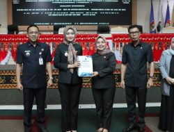 Pemprov Lampung Serahkan Dokumen Raperda Perubahan APBD Tahun Anggaran 2025 kepada DPRD Lampung