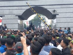 Akhirnya, Gubernur, Ketua DPRD, Kapolda, dan Pangdam XXI Radin Inten Temui Massa Aksi