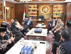 Bawa Suara Aksi Damai, Gubernur Rahmat Mirzani Djausal Temui Ketua MPR RI Ahmad Muzani dan Wamensesneg Diteruskan ke Presiden