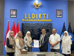 UML Terima SK Tiga Prodi Baru dan Penyatuan Akademi Kebidanan Heppy Zal Palembang