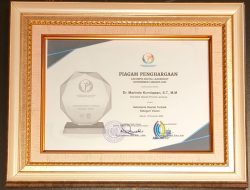 Marindo Raih Penghargaan Sekda Terbaik di Indonesia Kategori Vision