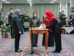 Mewakili Gubernur Inspektur Bayana Lantik 59 Pejabat di Lingkungan Pemprov Lampung, Tekankan Pentingnya Integritas ASN