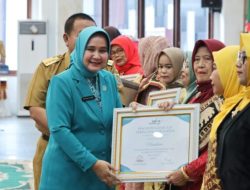 Hari Kartini : Gubernur Ajak Berkarya Melalui Program yang Bersentuhan Langsung dengan Masyarakat