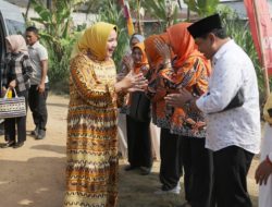 Peringati HAN Internasional, Ketua LKKS Provinsi Lampung Riana Sari Arinal Bagikan Sembako di Desa Pemanggilan Natar