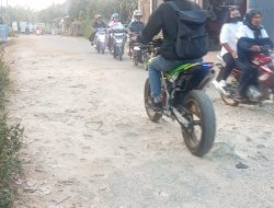 Jalan Cendana Penuh Lubang, Bupati Lamsel Tutup Mata ?