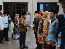 Pj. Gubernur Samsudin Lepas Kafilah Provinsi Lampung Ikuti MTQ Nasional XXX Tahun 2024 Di Kalimantan Timur