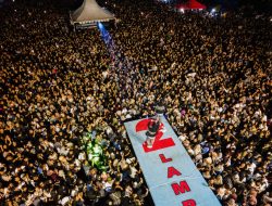 Konser Kampanye Mirza-Jihan dan Bunda Eva Berlangsung Meriah Meski Diguyur Hujan