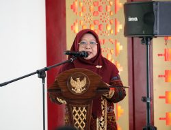 Pj. Gubernur Samsudin Didampingi Ibu Maidawati Tutup Acara Program Pendidikan