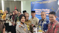 Pj. Gubernur Samsudin Berikan Penghargaan Tiga OPD Pemprov Lampung Peraih Website Terbaik 