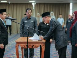 Sekdaprov Marindo Kurniawan Lantik 23 Pejabat Administrator dan 8 Pejabat Pengawas