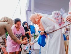 TP. PKK dan DWP Provinsi Lampung Bagikan Ratusan Takjil untuk Masyarakat